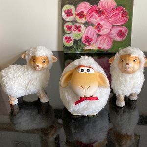 A bundle of sheep 🐑 figurines